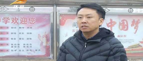 江苏英国上市公司官网365展览系统股份有限公司爱心助学累计为秦团庄初级中学出资捐物80余万元