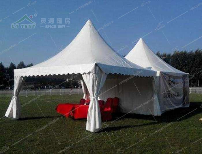 尖顶篷房